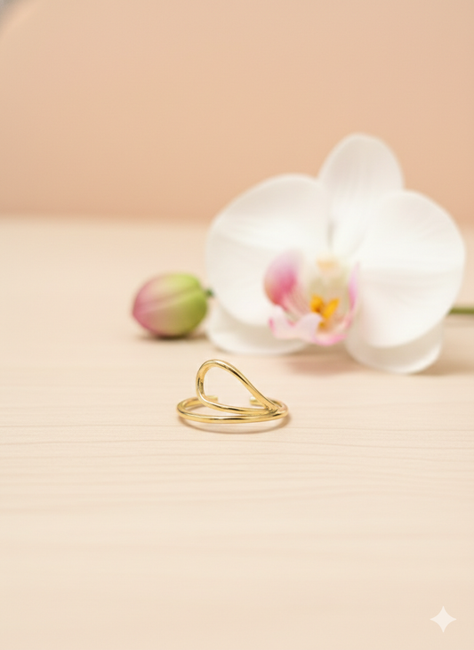 Golden Loop Heart Anti-Tarnish Ring