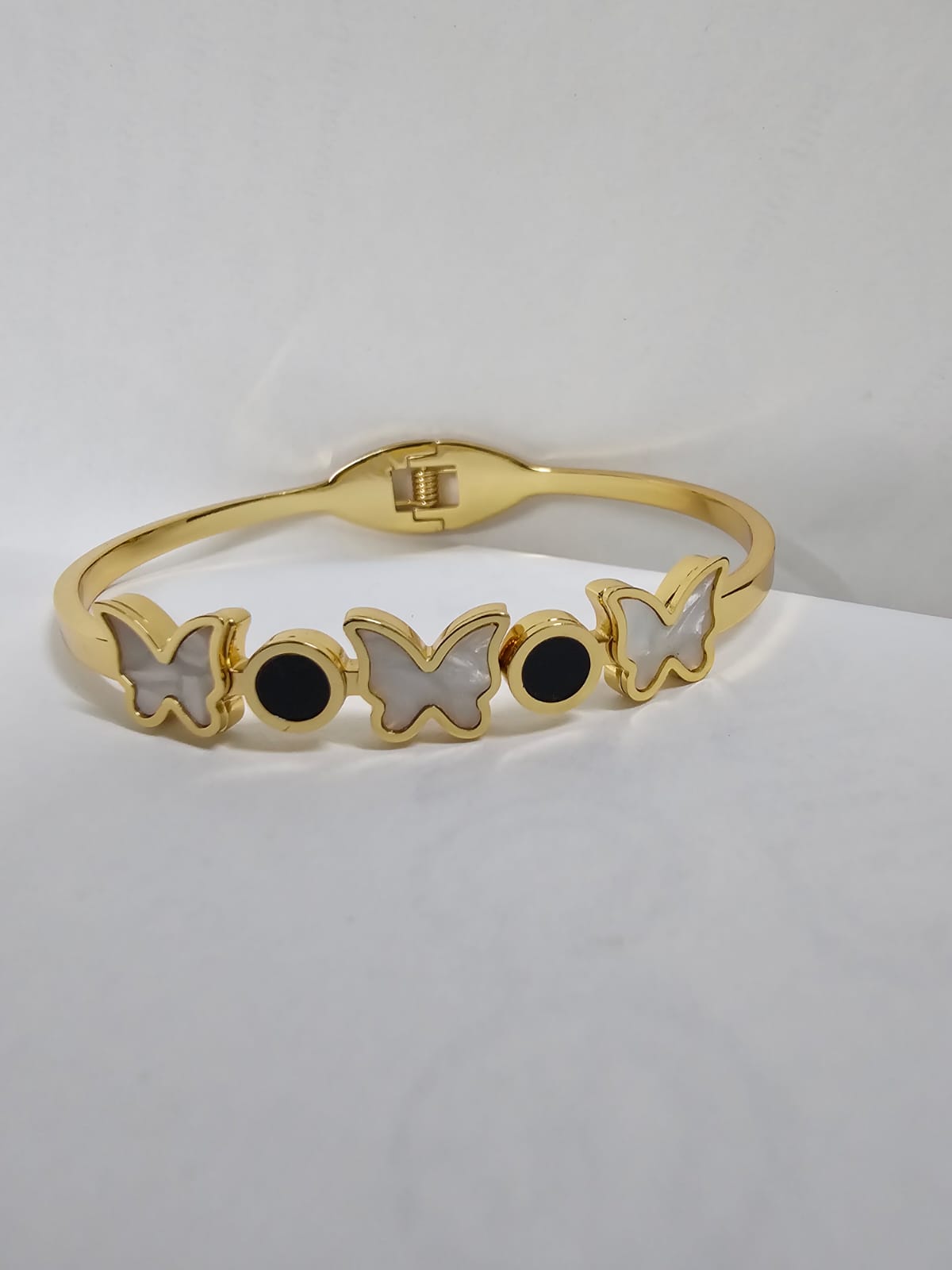 Anti tarnish bracelet